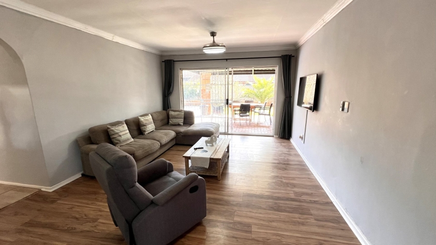 3 Bedroom Property for Sale in Langenhovenpark Free State